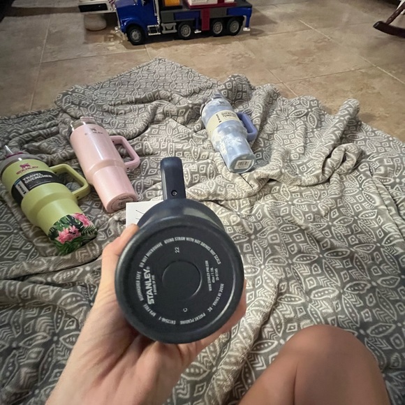 BNWOT STANLEY - Picture 5 of 5